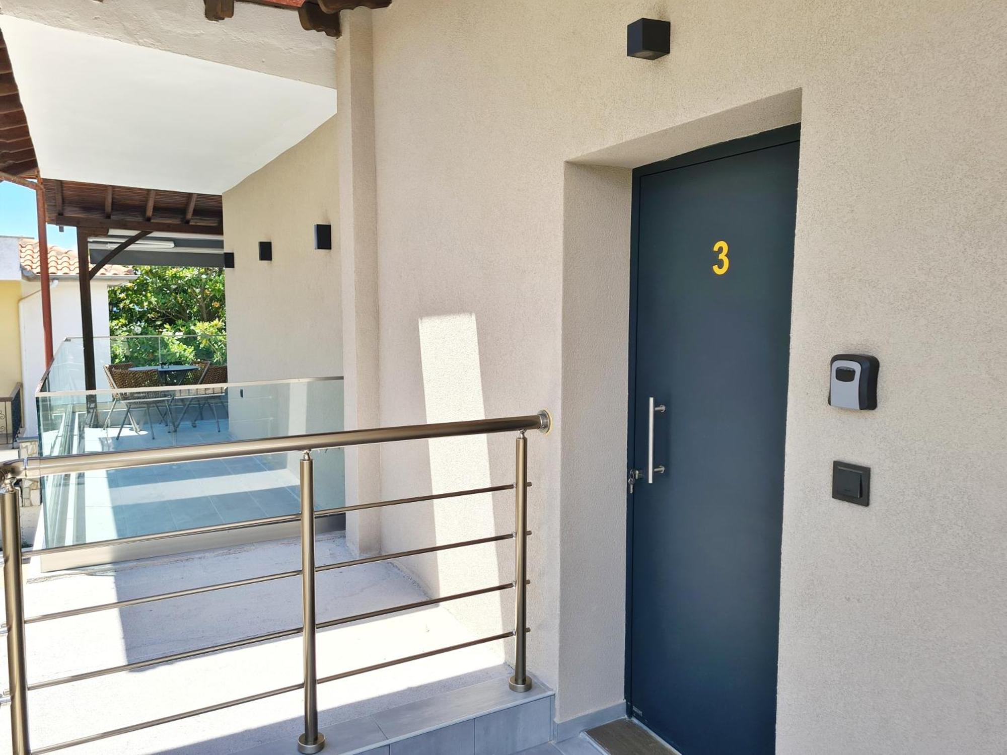 Agnanti-Apartments B Никити Экстерьер фото